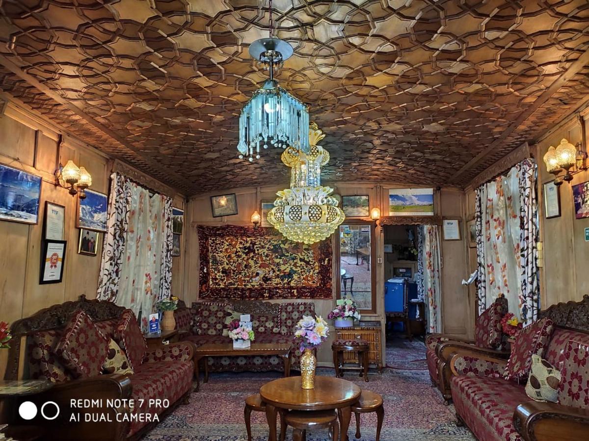Young Shahzada Group Of Houseboats Сринагар Экстерьер фото