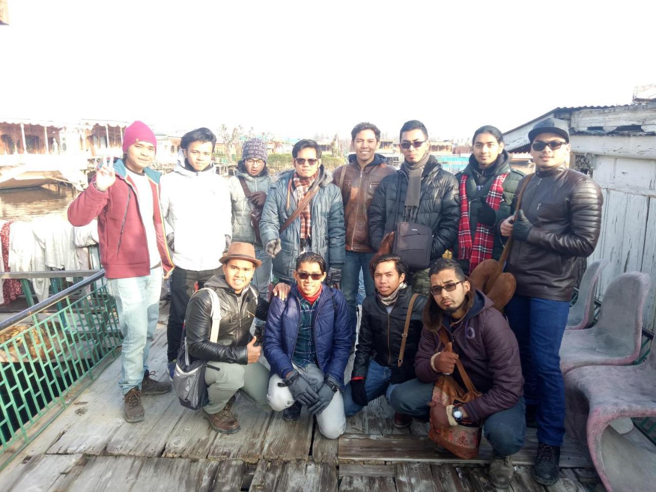 Young Shahzada Group Of Houseboats Сринагар Экстерьер фото